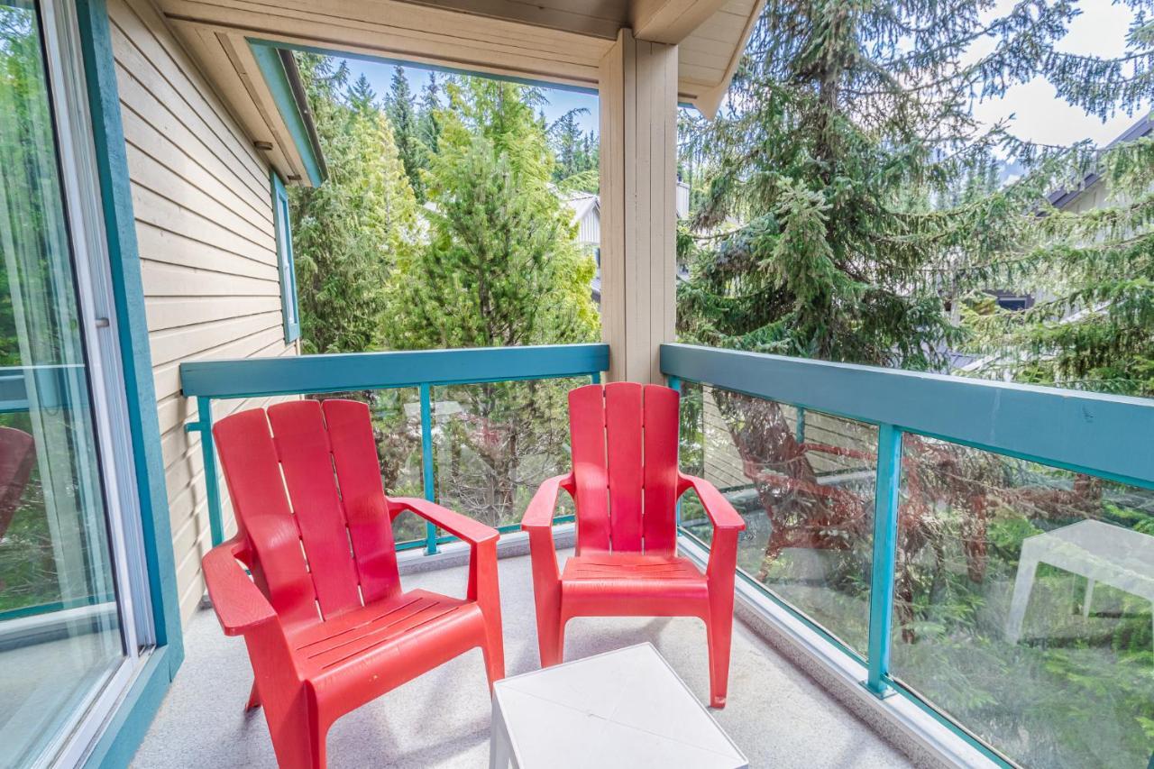 Snowbird Townhouses By Elevate Vacations Whistler Exterior photo