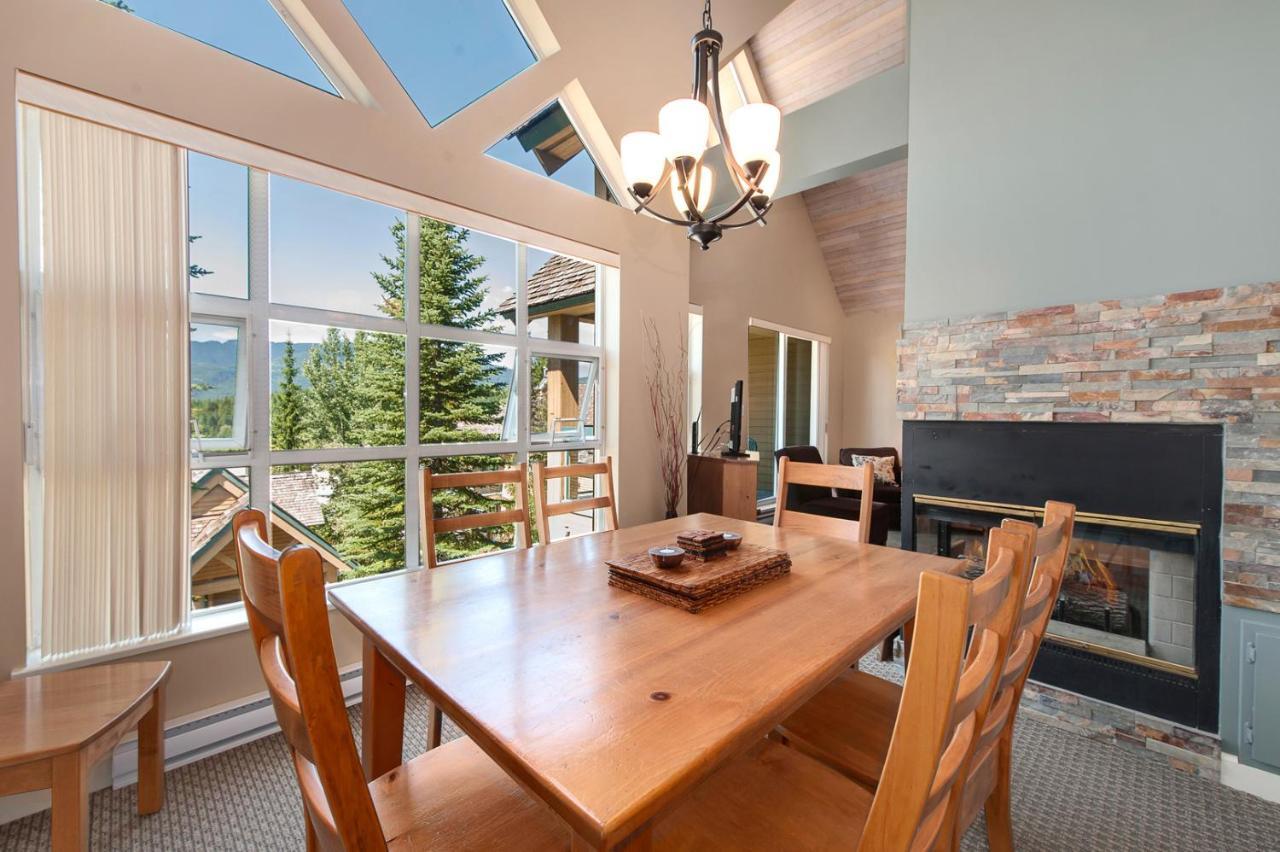 Snowbird Townhouses By Elevate Vacations Whistler Exterior photo