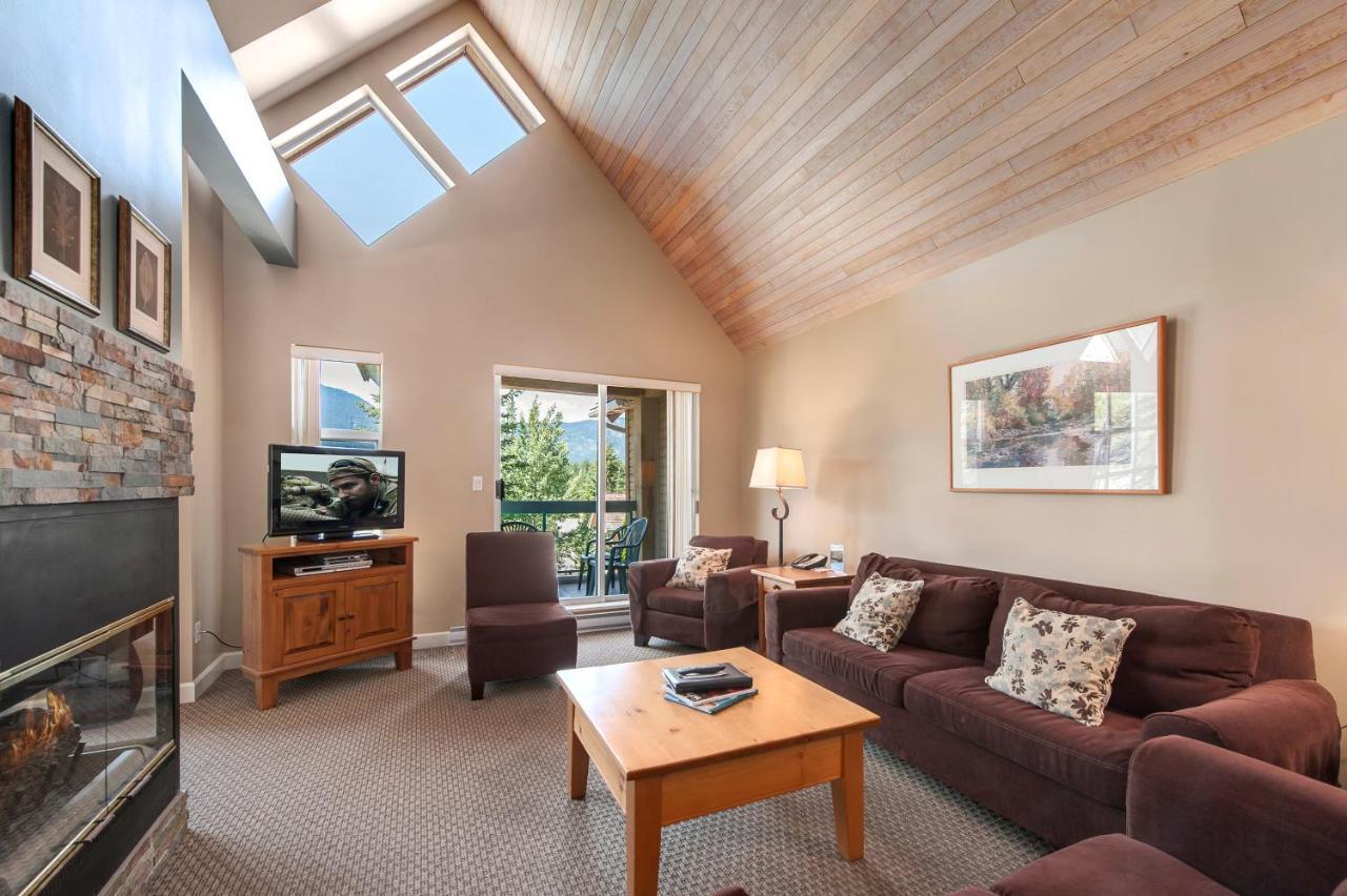 Snowbird Townhouses By Elevate Vacations Whistler Exterior photo