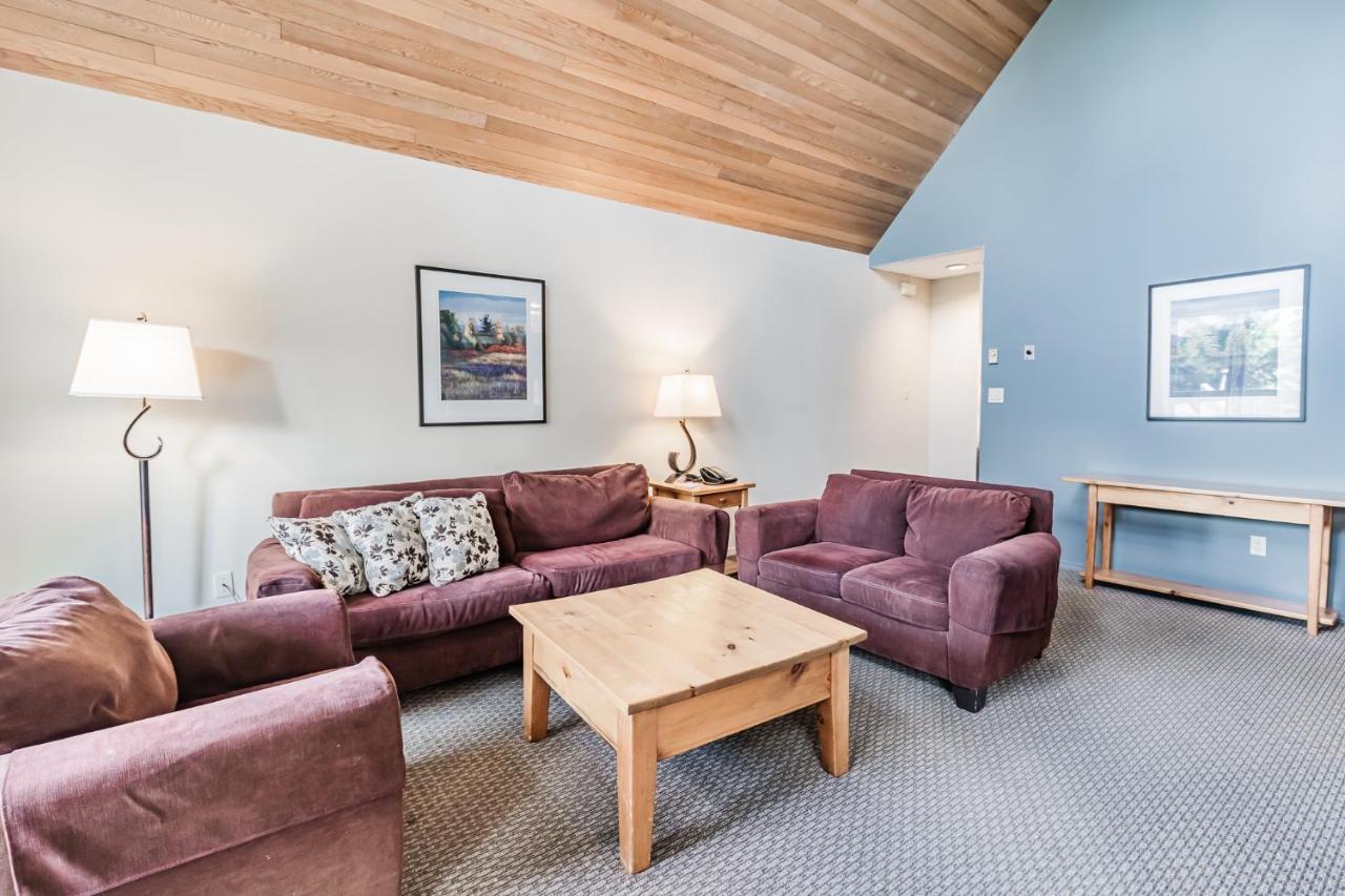 Snowbird Townhouses By Elevate Vacations Whistler Exterior photo